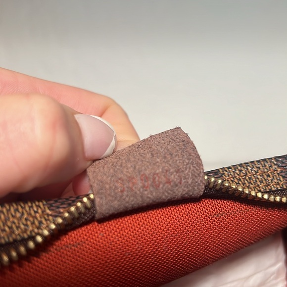 Authentic Louis Vuitton Damier Ebene Trousse Make Up Bag Pochette - Picture 5 of 9